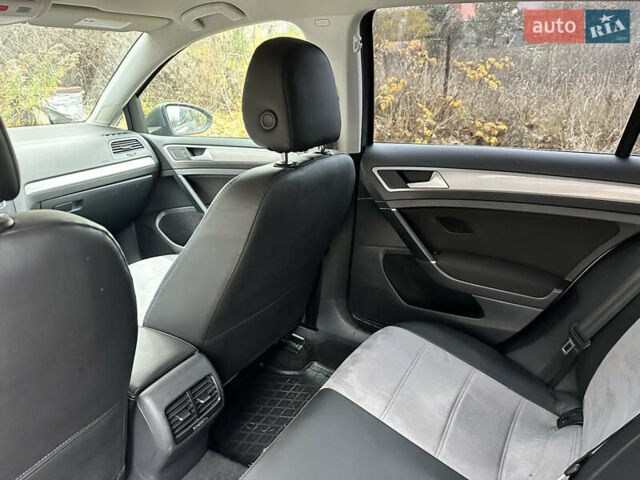 Серый Фольксваген e-Golf, объемом двигателя 0 л и пробегом 95 тыс. км за 8200 $, фото 4 на Automoto.ua