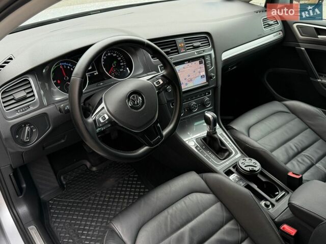 Серый Фольксваген e-Golf, объемом двигателя 0 л и пробегом 116 тыс. км за 9200 $, фото 15 на Automoto.ua
