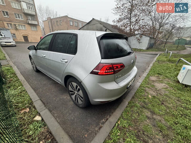 Серый Фольксваген e-Golf, объемом двигателя 0 л и пробегом 87 тыс. км за 9500 $, фото 2 на Automoto.ua