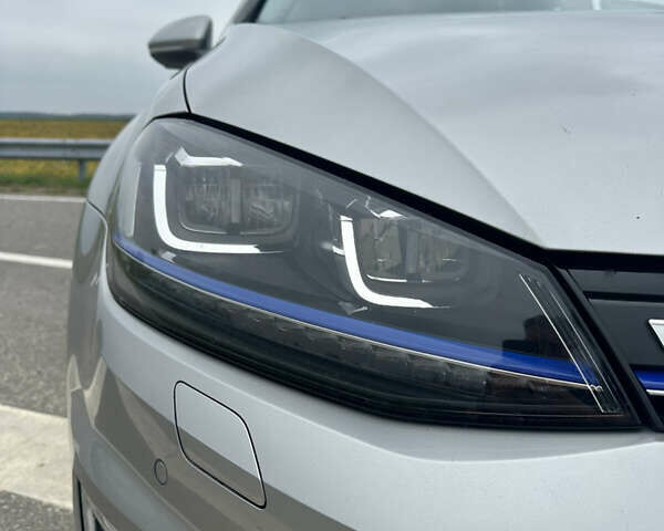 Серый Фольксваген e-Golf, объемом двигателя 0 л и пробегом 134 тыс. км за 9450 $, фото 18 на Automoto.ua