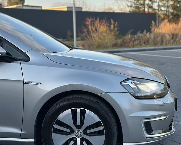 Серый Фольксваген e-Golf, объемом двигателя 0 л и пробегом 159 тыс. км за 9000 $, фото 3 на Automoto.ua
