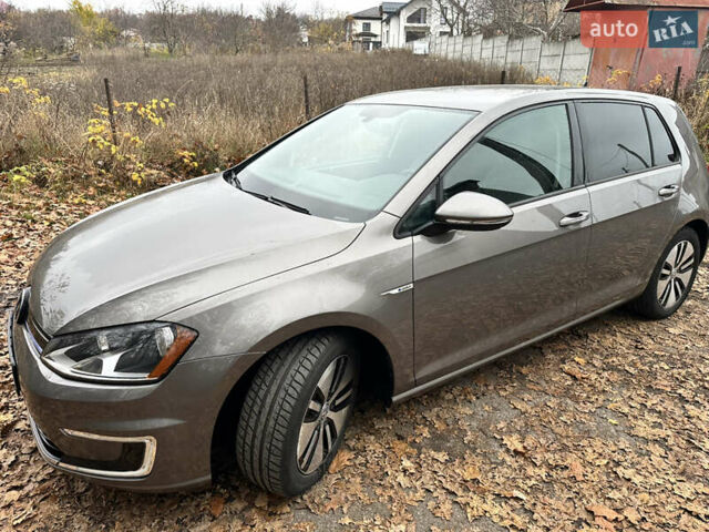 Серый Фольксваген e-Golf, объемом двигателя 0 л и пробегом 95 тыс. км за 8200 $, фото 7 на Automoto.ua