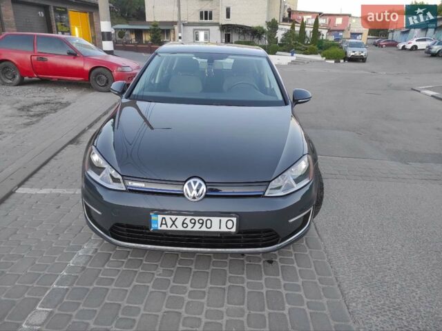 Серый Фольксваген e-Golf, объемом двигателя 0 л и пробегом 55 тыс. км за 10900 $, фото 5 на Automoto.ua