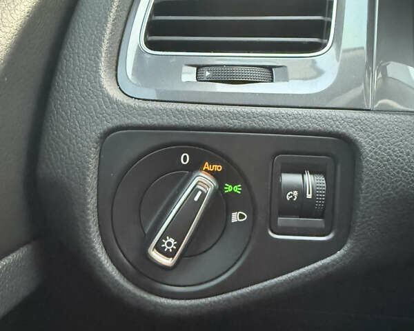 Сірий Фольксваген e-Golf, об'ємом двигуна 0 л та пробігом 165 тис. км за 8000 $, фото 39 на Automoto.ua