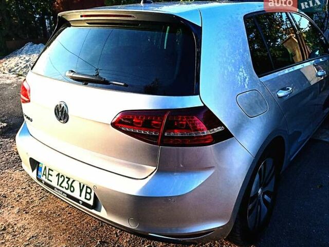 Серый Фольксваген e-Golf, объемом двигателя 0 л и пробегом 100 тыс. км за 9700 $, фото 3 на Automoto.ua