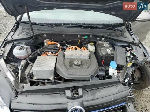 Серый Фольксваген e-Golf, объемом двигателя 0 л и пробегом 103 тыс. км за 6900 $, фото 20 на Automoto.ua