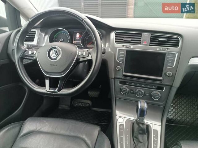 Серый Фольксваген e-Golf, объемом двигателя 0 л и пробегом 152 тыс. км за 8750 $, фото 11 на Automoto.ua