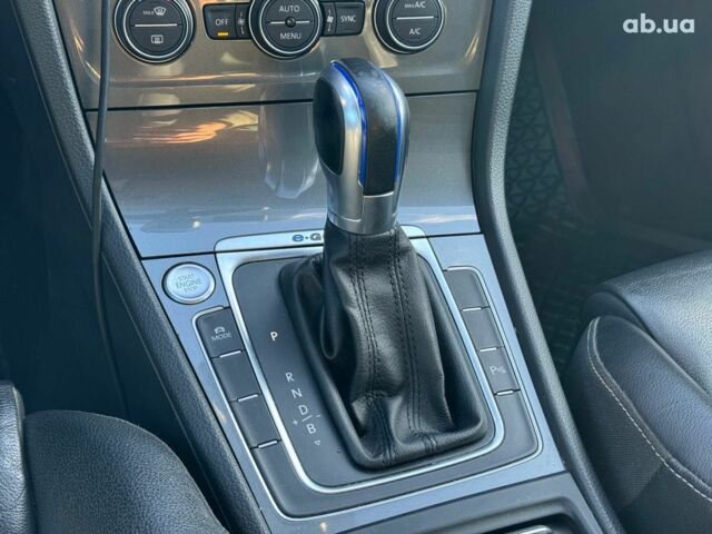 Серый Фольксваген e-Golf, объемом двигателя 0 л и пробегом 72 тыс. км за 11390 $, фото 31 на Automoto.ua