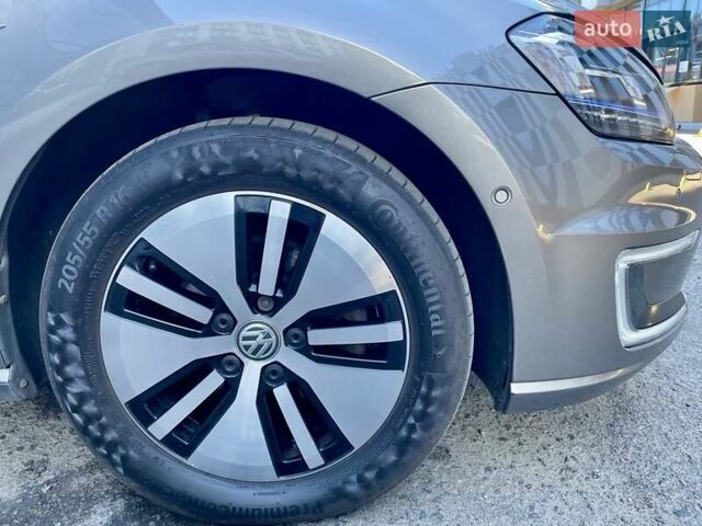 Серый Фольксваген e-Golf, объемом двигателя 0 л и пробегом 119 тыс. км за 10700 $, фото 5 на Automoto.ua