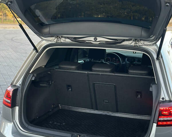 Серый Фольксваген e-Golf, объемом двигателя 0 л и пробегом 159 тыс. км за 9000 $, фото 17 на Automoto.ua