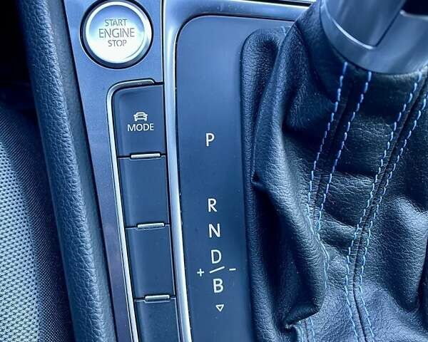 Серый Фольксваген e-Golf, объемом двигателя 0 л и пробегом 119 тыс. км за 10700 $, фото 40 на Automoto.ua