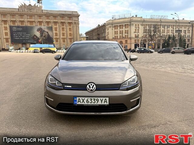 Серый Фольксваген e-Golf, объемом двигателя 0.12 л и пробегом 120 тыс. км за 10900 $, фото 5 на Automoto.ua