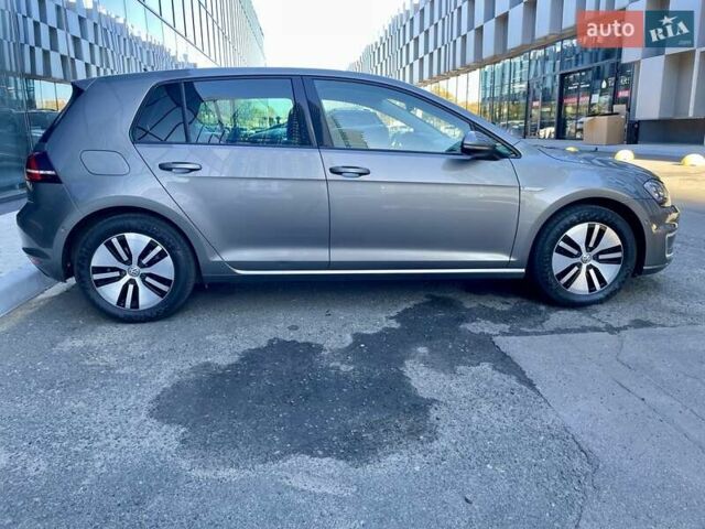 Серый Фольксваген e-Golf, объемом двигателя 0 л и пробегом 119 тыс. км за 10700 $, фото 3 на Automoto.ua