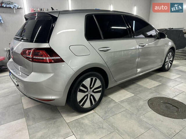 Сірий Фольксваген e-Golf, об'ємом двигуна 0 л та пробігом 99 тис. км за 9500 $, фото 6 на Automoto.ua