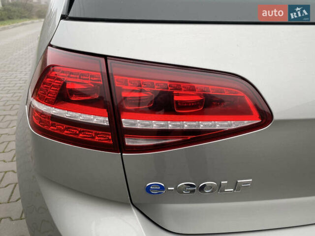 Серый Фольксваген e-Golf, объемом двигателя 0 л и пробегом 110 тыс. км за 8800 $, фото 12 на Automoto.ua