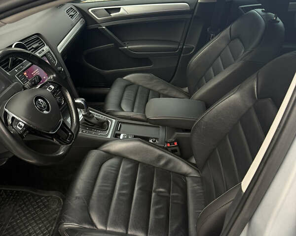 Серый Фольксваген e-Golf, объемом двигателя 0 л и пробегом 120 тыс. км за 7999 $, фото 22 на Automoto.ua