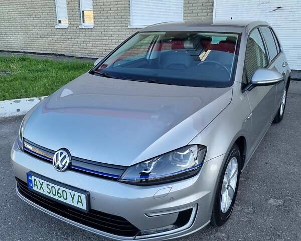 Сірий Фольксваген e-Golf, об'ємом двигуна 0 л та пробігом 48 тис. км за 12000 $, фото 9 на Automoto.ua