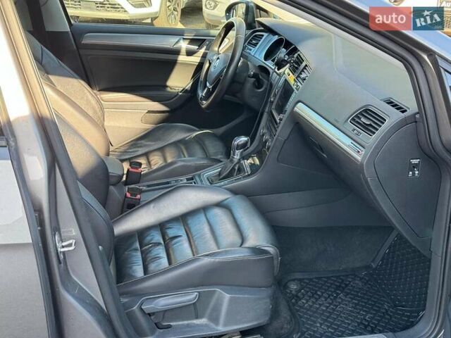 Серый Фольксваген e-Golf, объемом двигателя 0 л и пробегом 72 тыс. км за 11390 $, фото 24 на Automoto.ua