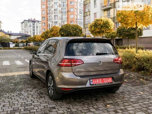 Серый Фольксваген e-Golf, объемом двигателя 0 л и пробегом 95 тыс. км за 12400 $, фото 6 на Automoto.ua