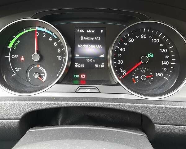 Серый Фольксваген e-Golf, объемом двигателя 0 л и пробегом 70 тыс. км за 11500 $, фото 9 на Automoto.ua