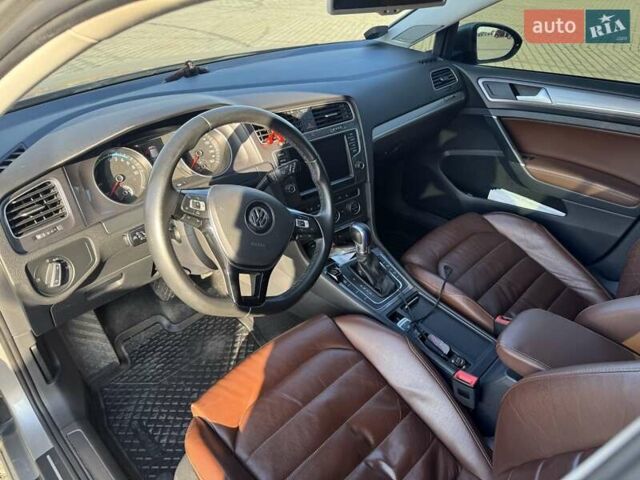 Серый Фольксваген e-Golf, объемом двигателя 0 л и пробегом 119 тыс. км за 9800 $, фото 6 на Automoto.ua
