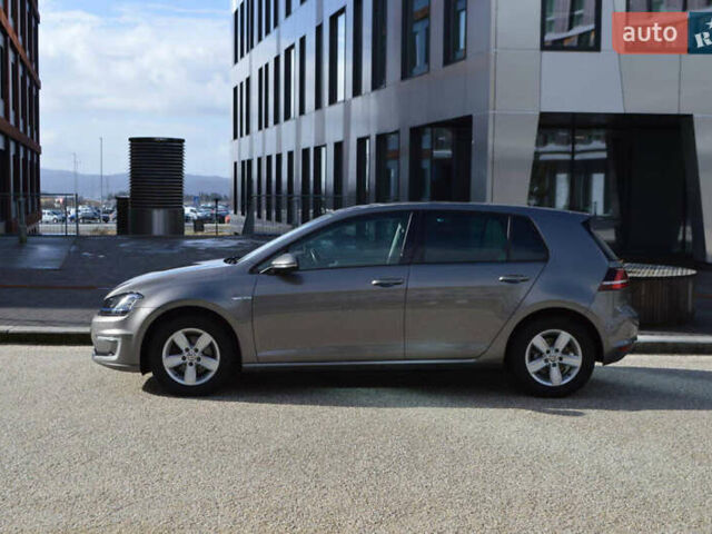 Серый Фольксваген e-Golf, объемом двигателя 0 л и пробегом 94 тыс. км за 9100 $, фото 4 на Automoto.ua