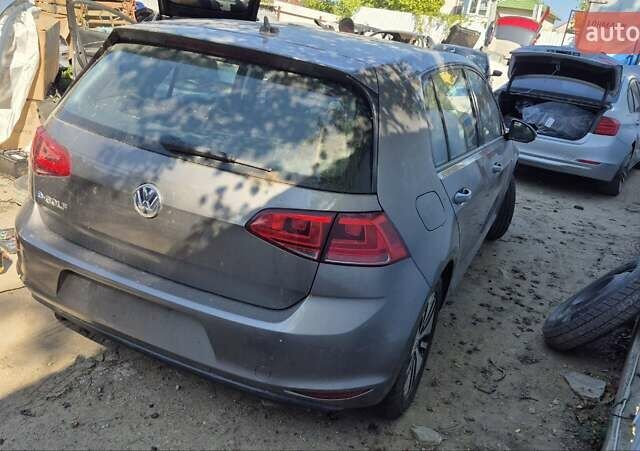 Серый Фольксваген e-Golf, объемом двигателя 0 л и пробегом 103 тыс. км за 6900 $, фото 6 на Automoto.ua