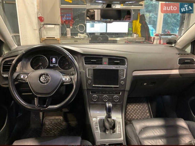 Серый Фольксваген e-Golf, объемом двигателя 0 л и пробегом 114 тыс. км за 8999 $, фото 7 на Automoto.ua