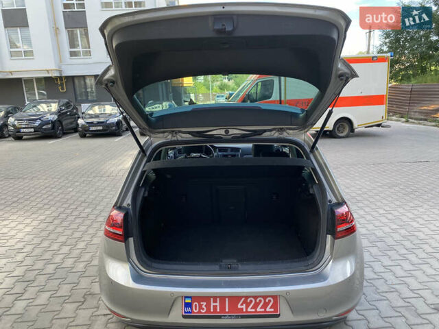 Серый Фольксваген e-Golf, объемом двигателя 0 л и пробегом 148 тыс. км за 9799 $, фото 15 на Automoto.ua