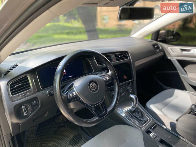 Серый Фольксваген e-Golf, объемом двигателя 0 л и пробегом 73 тыс. км за 8900 $, фото 13 на Automoto.ua