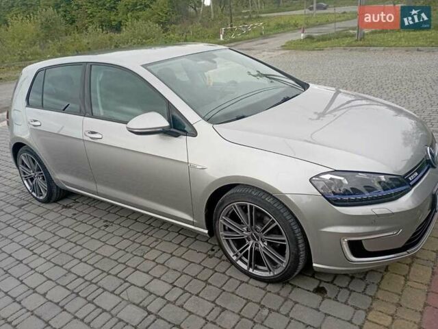 Серый Фольксваген e-Golf, объемом двигателя 0 л и пробегом 113 тыс. км за 9900 $, фото 1 на Automoto.ua