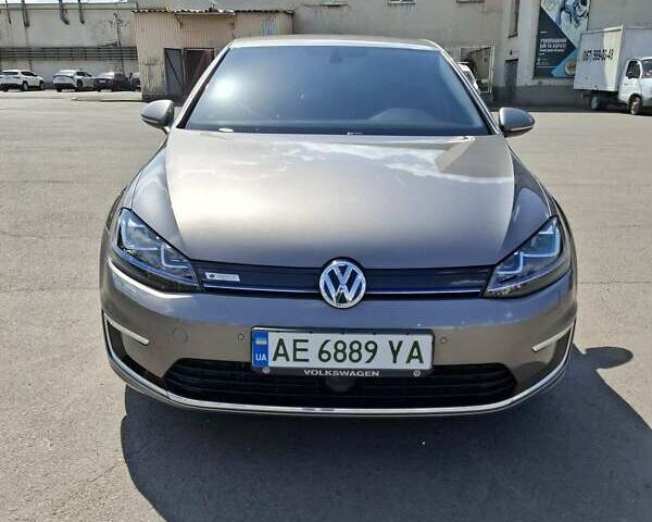 Серый Фольксваген e-Golf, объемом двигателя 0 л и пробегом 121 тыс. км за 9700 $, фото 2 на Automoto.ua