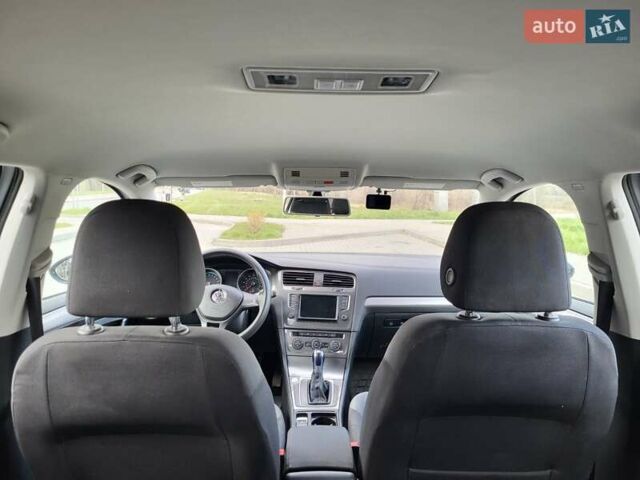 Серый Фольксваген e-Golf, объемом двигателя 0 л и пробегом 98 тыс. км за 9300 $, фото 20 на Automoto.ua