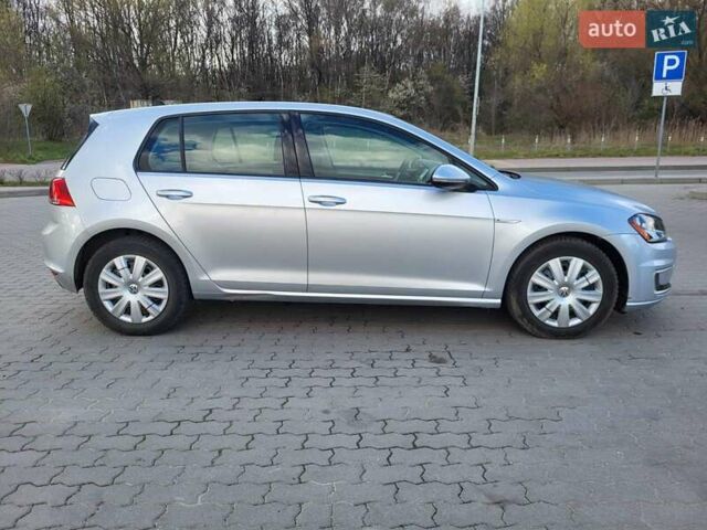 Серый Фольксваген e-Golf, объемом двигателя 0 л и пробегом 98 тыс. км за 9300 $, фото 3 на Automoto.ua