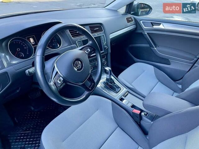 Серый Фольксваген e-Golf, объемом двигателя 0 л и пробегом 119 тыс. км за 10700 $, фото 20 на Automoto.ua