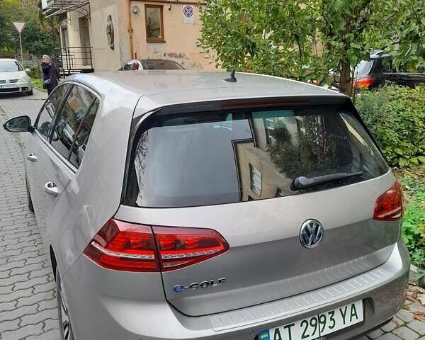 Серый Фольксваген e-Golf, объемом двигателя 0 л и пробегом 70 тыс. км за 11500 $, фото 1 на Automoto.ua