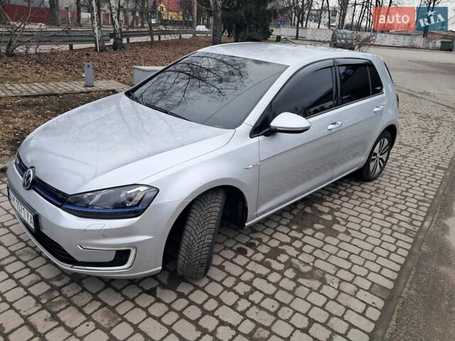 Серый Фольксваген e-Golf, объемом двигателя 0 л и пробегом 140 тыс. км за 9200 $, фото 12 на Automoto.ua