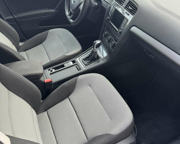 Серый Фольксваген e-Golf, объемом двигателя 0 л и пробегом 80 тыс. км за 9000 $, фото 17 на Automoto.ua