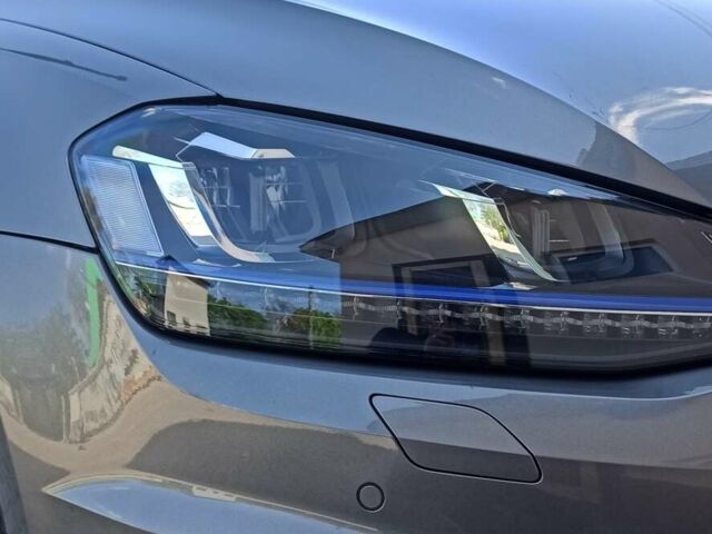 Серый Фольксваген e-Golf, объемом двигателя 0 л и пробегом 126 тыс. км за 9100 $, фото 2 на Automoto.ua