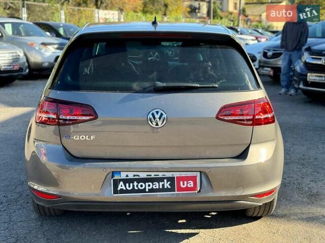 Серый Фольксваген e-Golf, объемом двигателя 0 л и пробегом 72 тыс. км за 11390 $, фото 6 на Automoto.ua