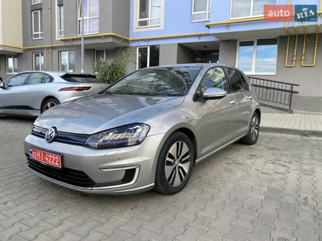 Серый Фольксваген e-Golf, объемом двигателя 0 л и пробегом 148 тыс. км за 9799 $, фото 1 на Automoto.ua