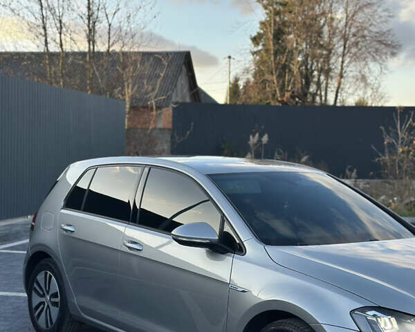 Серый Фольксваген e-Golf, объемом двигателя 0 л и пробегом 159 тыс. км за 9000 $, фото 2 на Automoto.ua