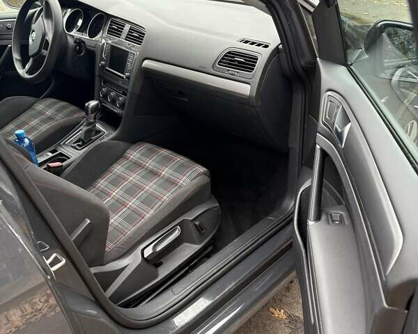 Серый Фольксваген e-Golf, объемом двигателя 0 л и пробегом 96 тыс. км за 9100 $, фото 17 на Automoto.ua