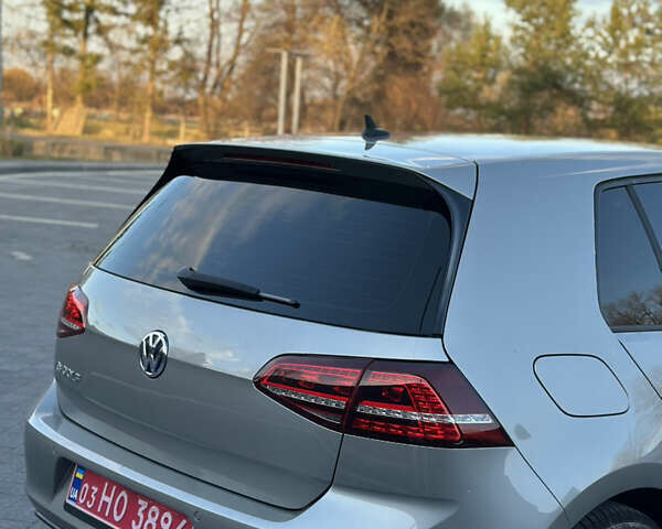 Серый Фольксваген e-Golf, объемом двигателя 0 л и пробегом 159 тыс. км за 9000 $, фото 6 на Automoto.ua