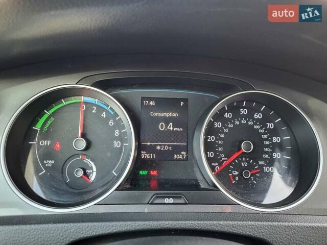 Серый Фольксваген e-Golf, объемом двигателя 0 л и пробегом 98 тыс. км за 9300 $, фото 10 на Automoto.ua
