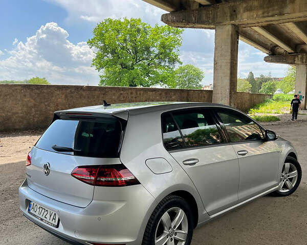 Серый Фольксваген e-Golf, объемом двигателя 0 л и пробегом 113 тыс. км за 9999 $, фото 4 на Automoto.ua