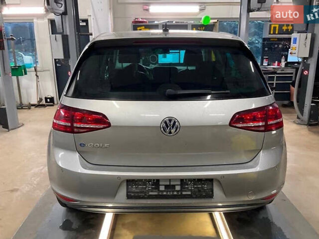 Серый Фольксваген e-Golf, объемом двигателя 0 л и пробегом 114 тыс. км за 8999 $, фото 16 на Automoto.ua