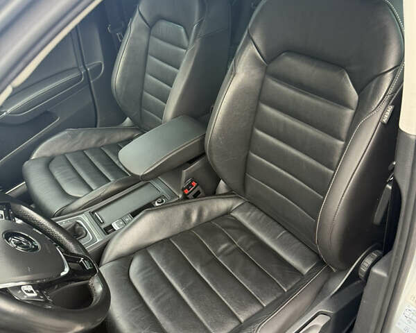 Серый Фольксваген e-Golf, объемом двигателя 0 л и пробегом 120 тыс. км за 7999 $, фото 21 на Automoto.ua