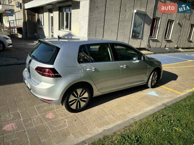 Серый Фольксваген e-Golf, объемом двигателя 0 л и пробегом 65 тыс. км за 10500 $, фото 7 на Automoto.ua