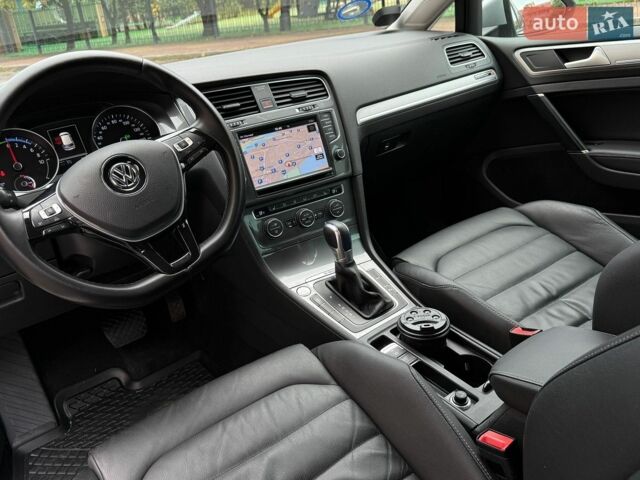 Серый Фольксваген e-Golf, объемом двигателя 0 л и пробегом 116 тыс. км за 9200 $, фото 21 на Automoto.ua
